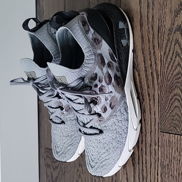 Under Armour Phantom Hovr leapard print sneakers w size 10 NWOB - Picture 5 of 10